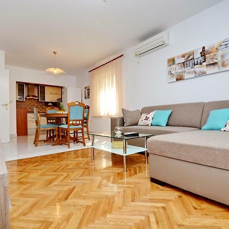 Apartment Dunatov Zara Esterno foto